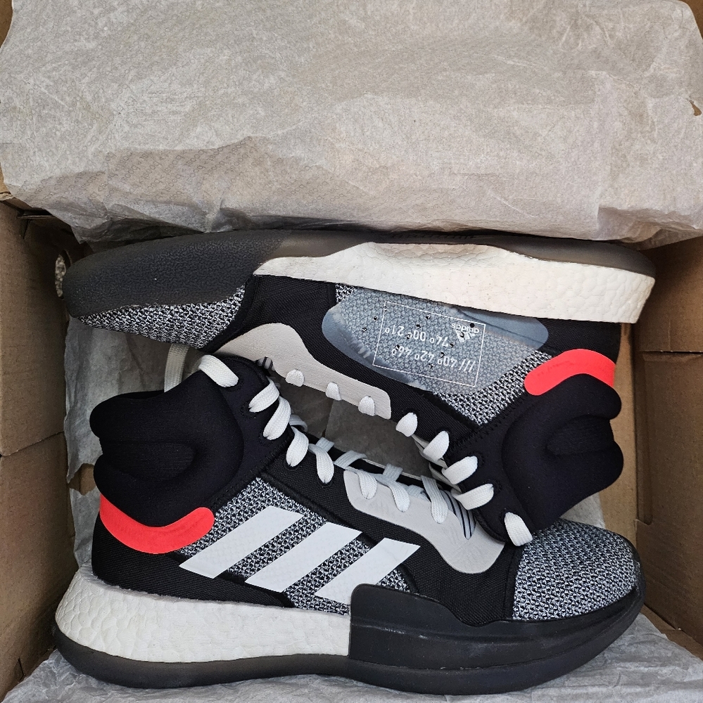 Adidas Marquee Boost Basketball Black/White
